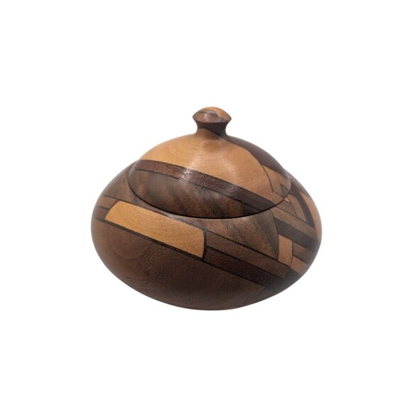 Intricately Handcrafted Wooden Decorative Lidded Bowl With Unique Zigzag Pattern - Picture 11 of 16